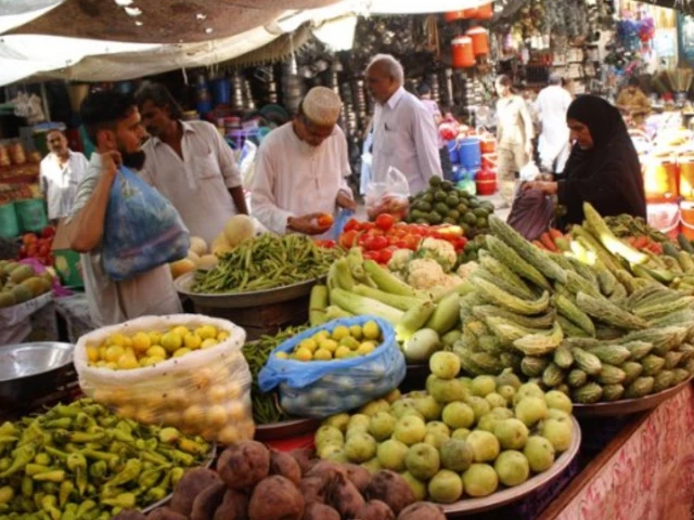 Pakistan Food Inflation Splits: Flour Up 45pc, Chicken Down 24pc