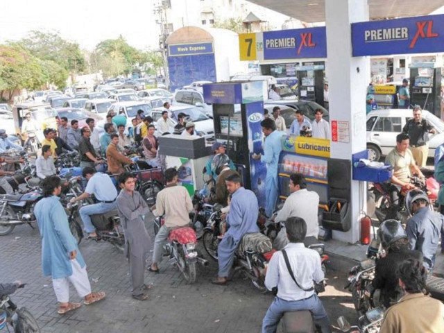 Petrol Reaches Rs391.22, Closing on Rs400
